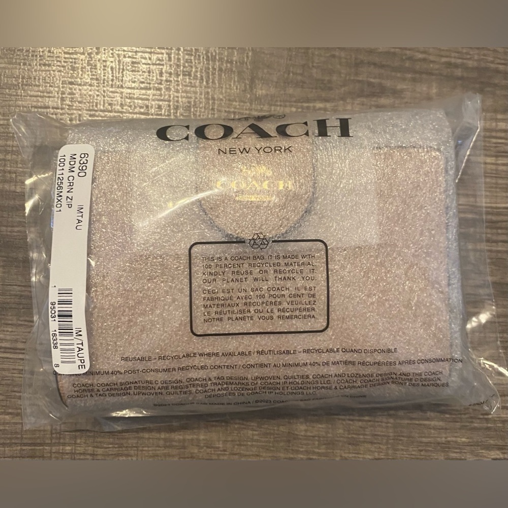 Coach - NEW - Medium Corner Zip Wallet. Taupe. - Picture 3 of 6